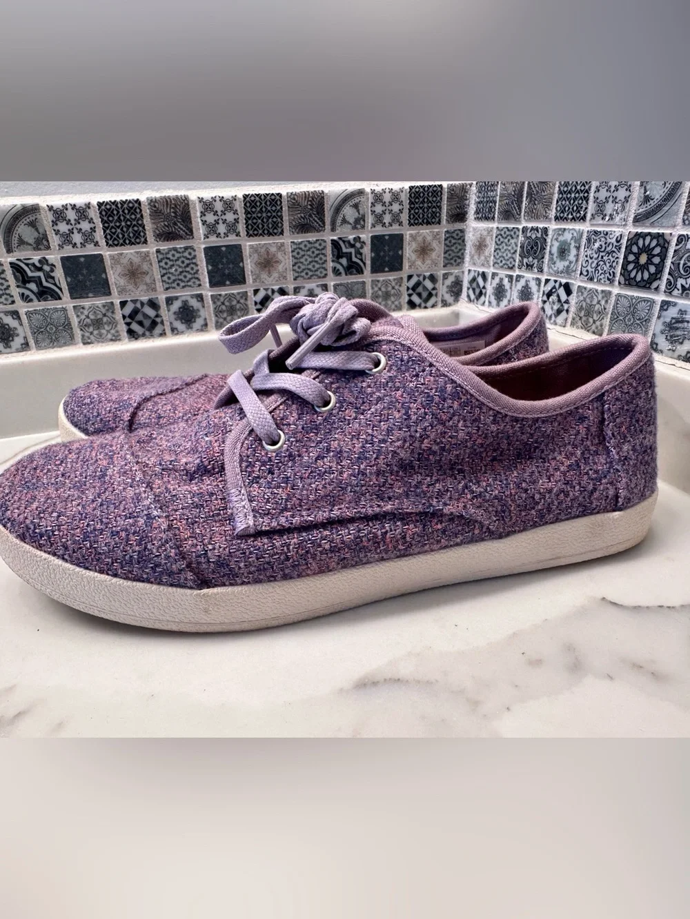 Tom’s purple sneakers tennis shoes 8 worn one time excellent condition